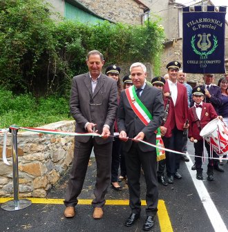 Il sindaco Del Ghingaro e l'assessore ai lavori pubblici Ghilardi inaugurano il parcheggio 